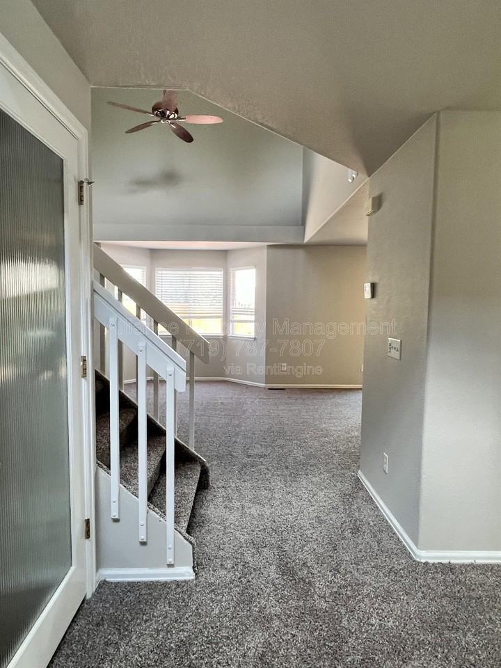 5671 Vermillion Bluffs Dr - Photo 2 of 37
