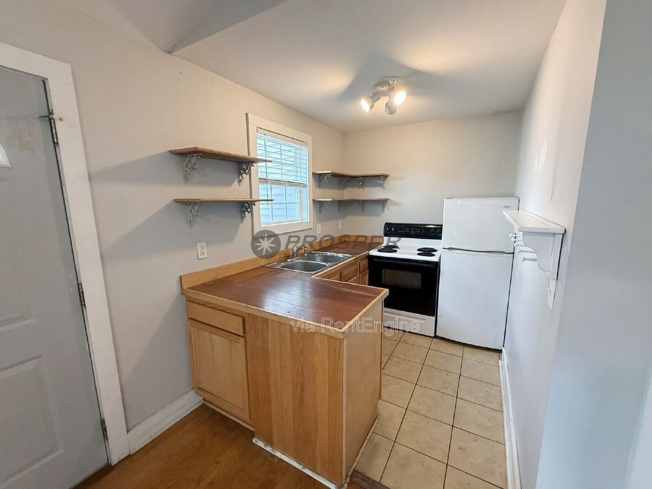 53 Cypress St #B - Photo 6 of 10