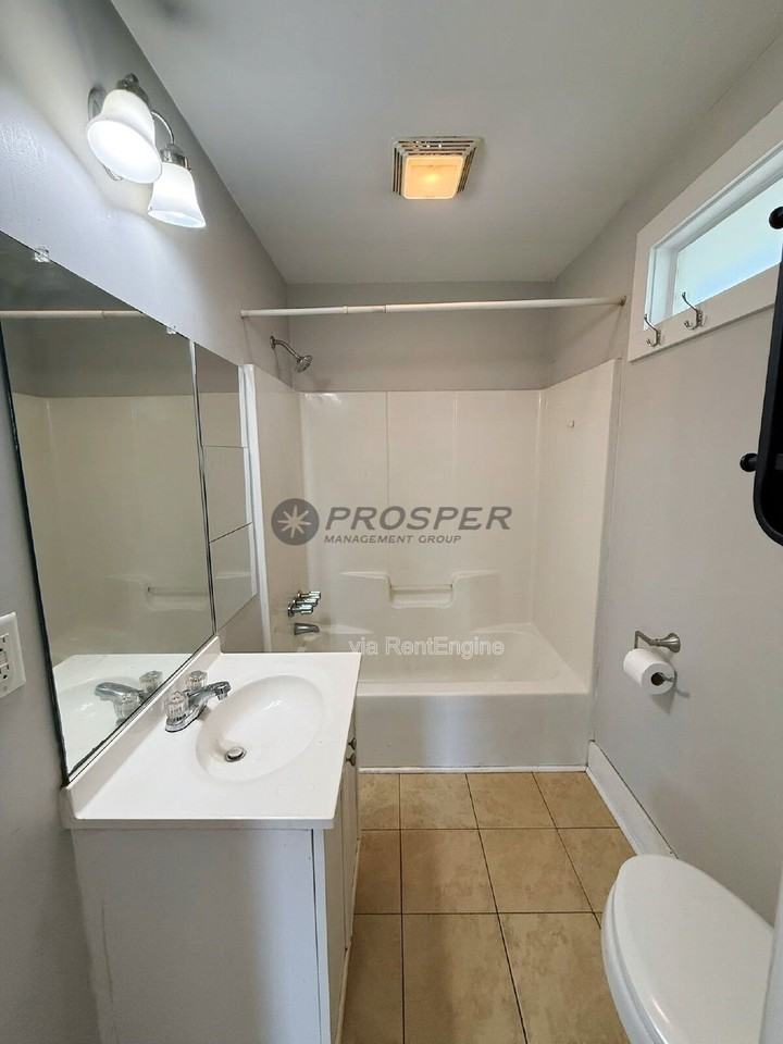 53 Cypress St #B - Photo 7 of 10