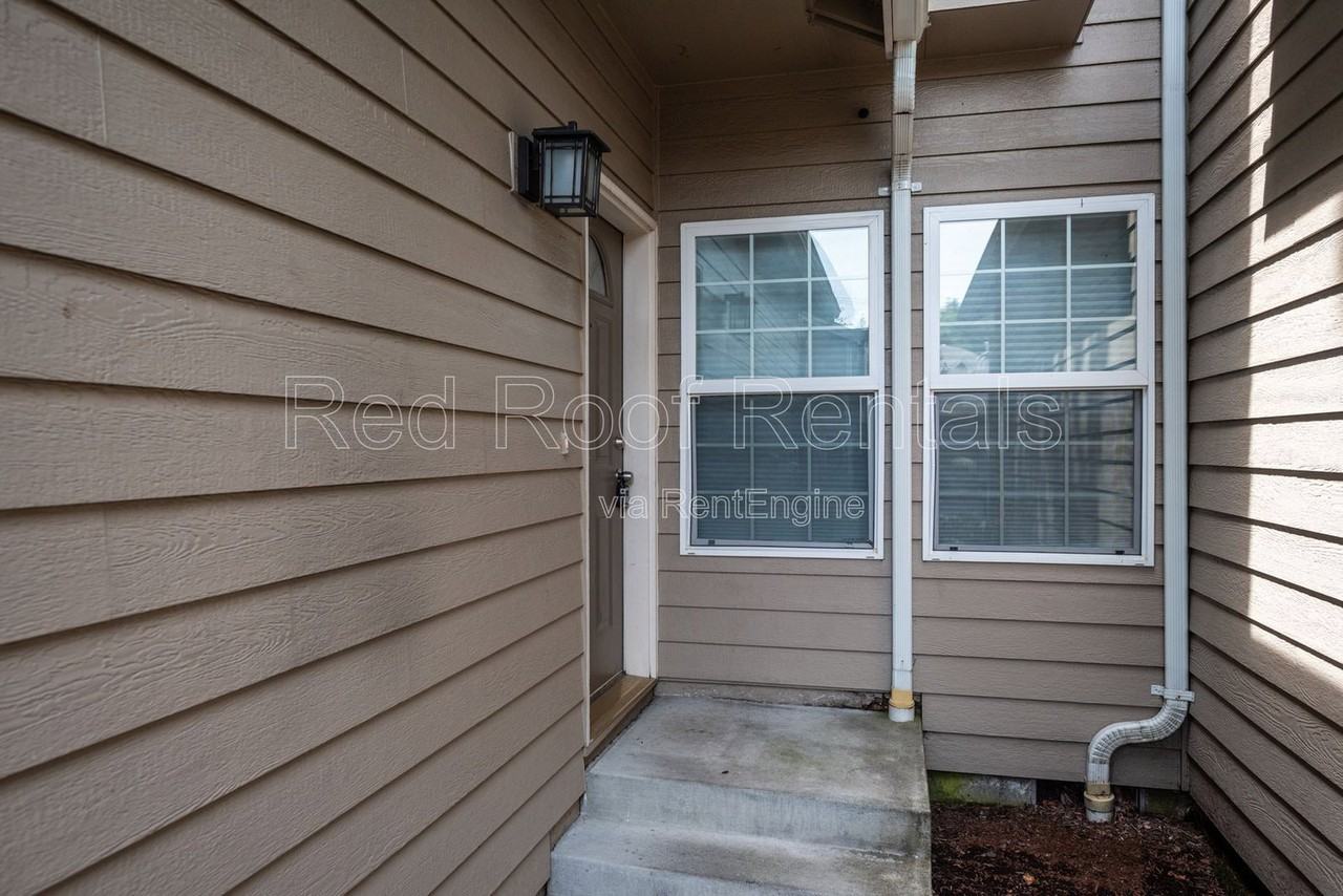 1222 7th St Se #L - Photo 3 of 27