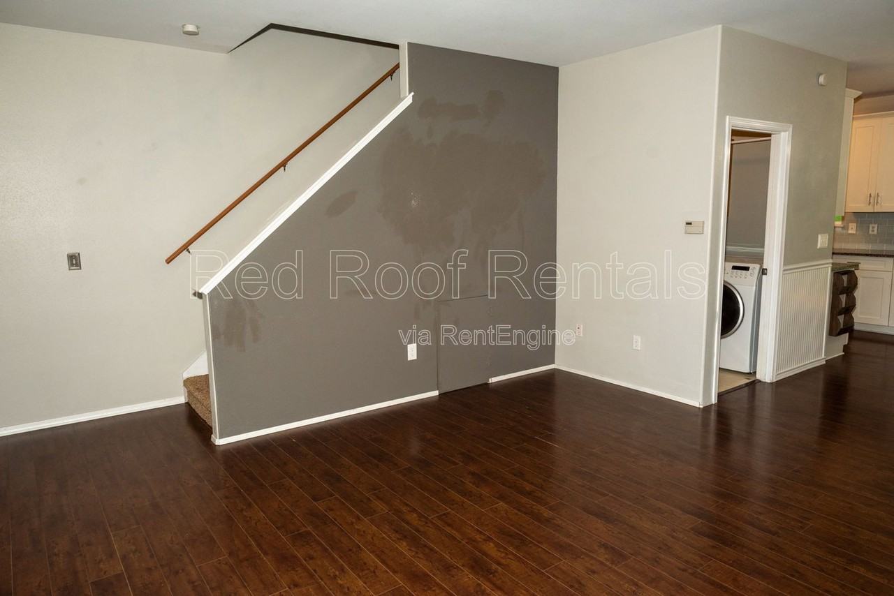1222 7th St Se #L - Photo 5 of 27