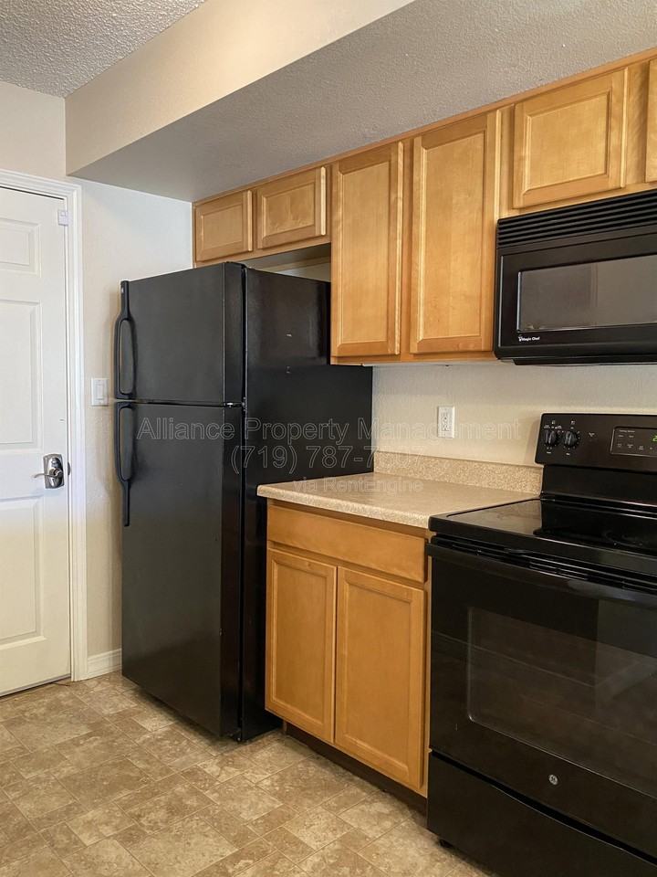 2486 Astrozon Cir - Photo 4 of 21
