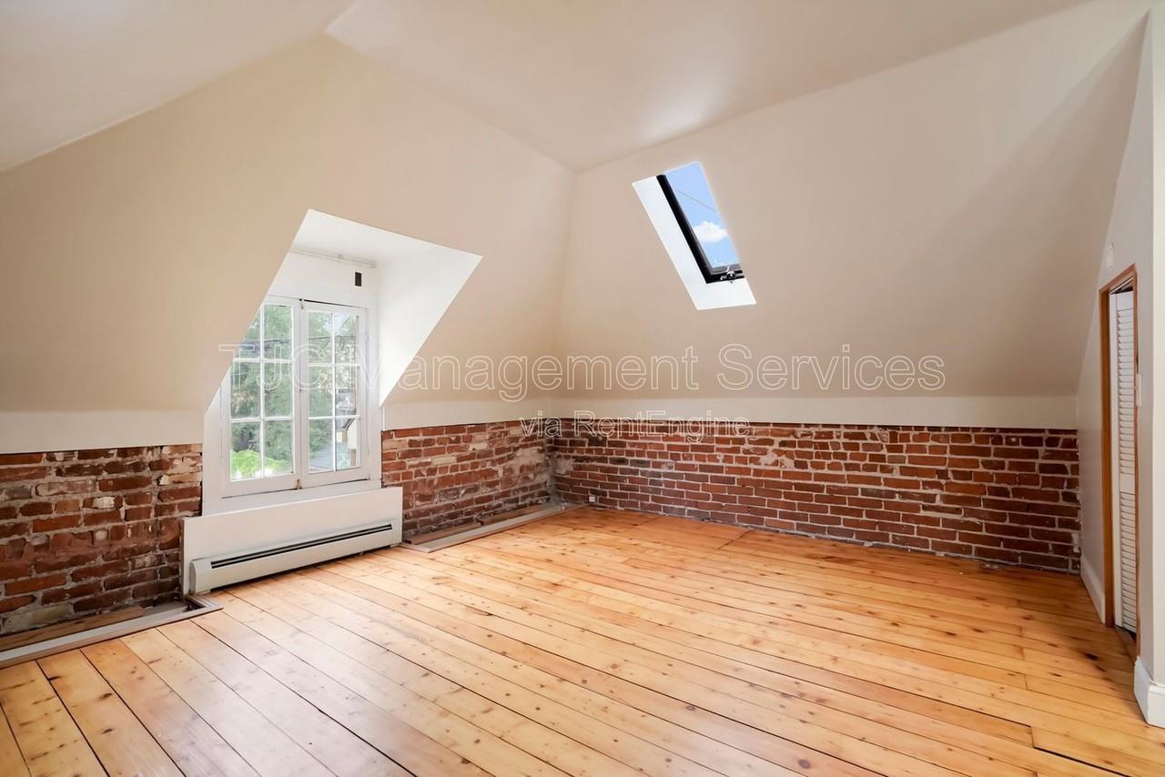1565 Race St - Photo 2 of 11