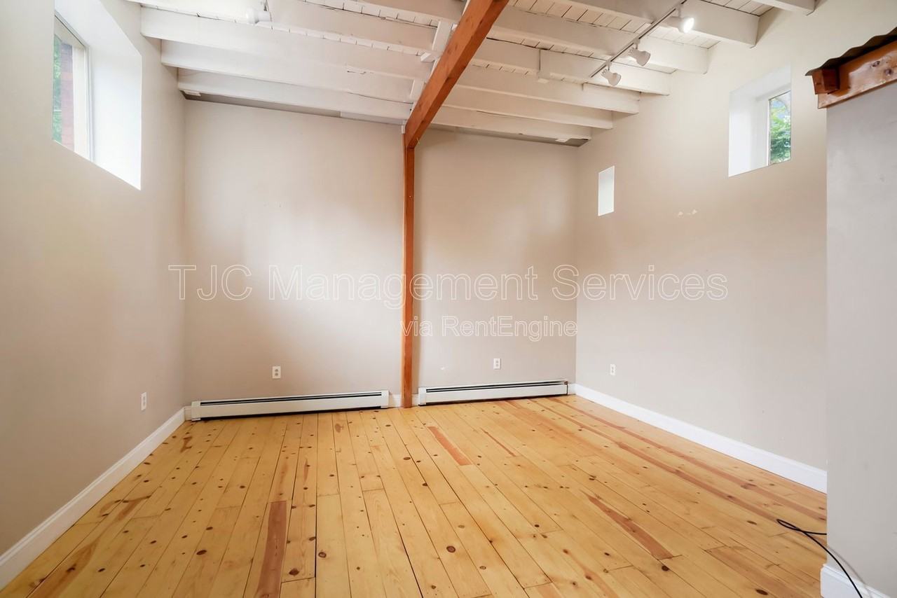 1565 Race St - Photo 4 of 11