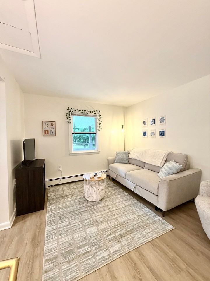 54 Mast Rd #2 - Photo 4 of 8