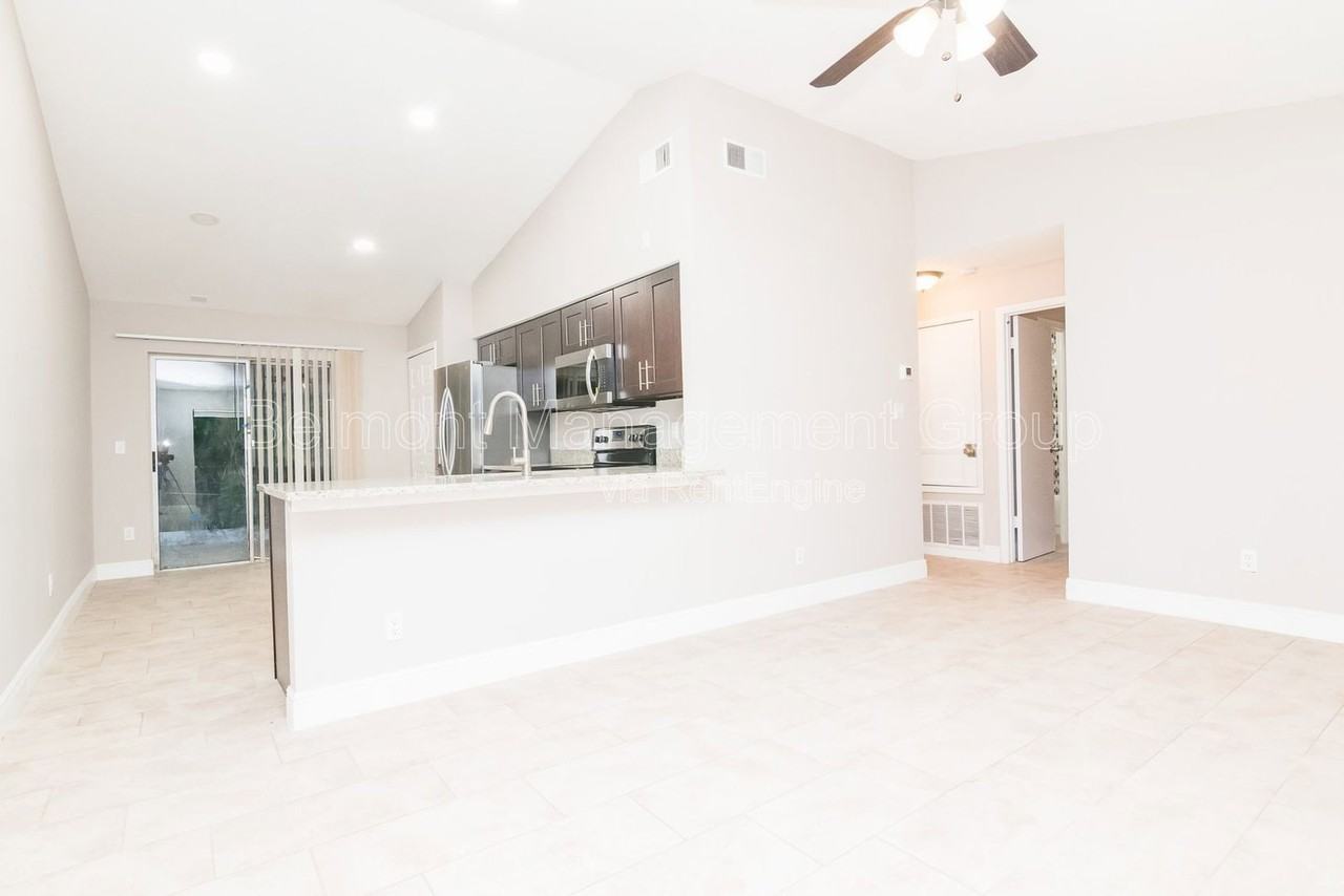 1848 Bonneville Dr - Photo 3 of 9