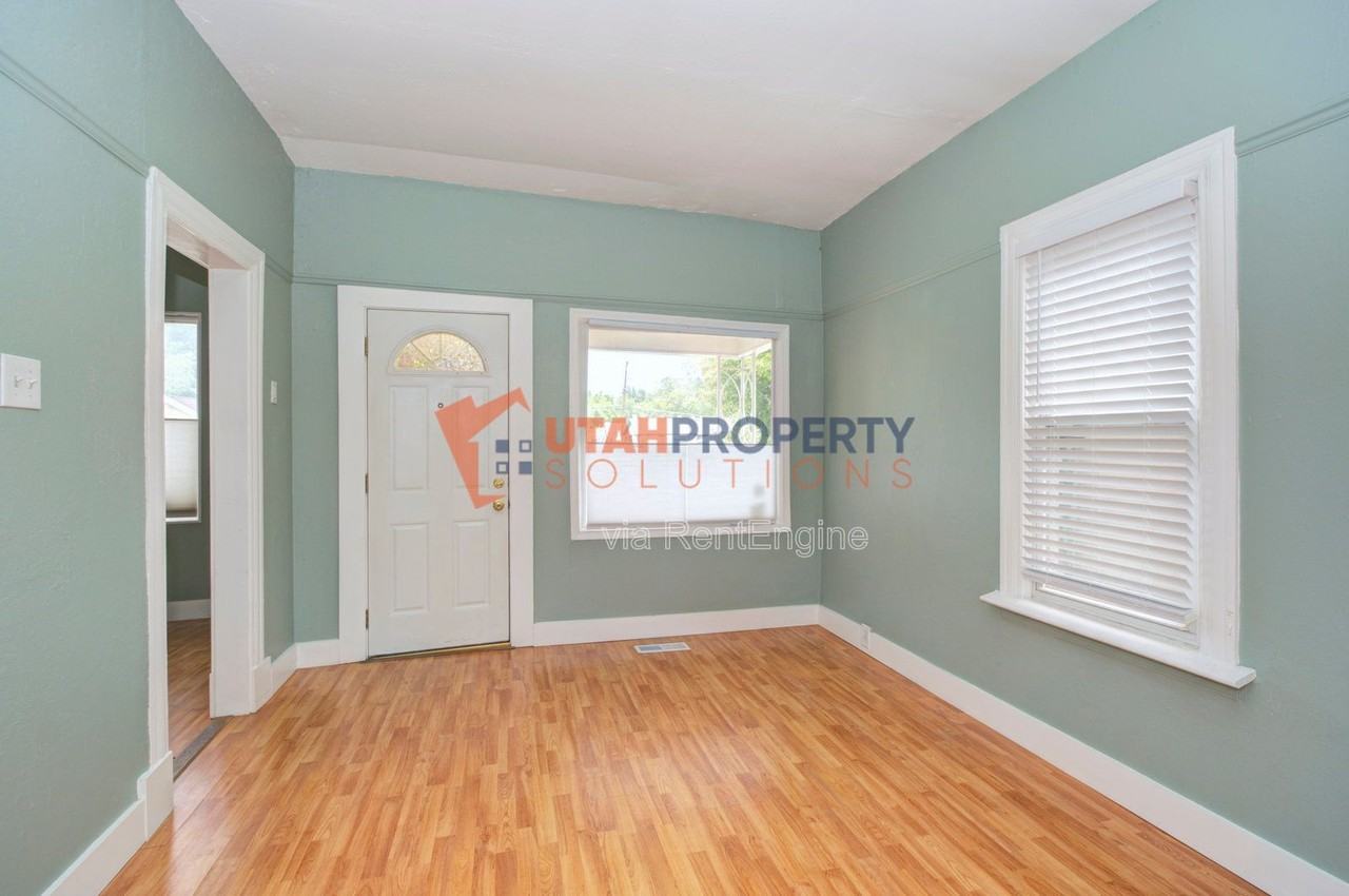 344 E 1700 S - Photo 3 of 18