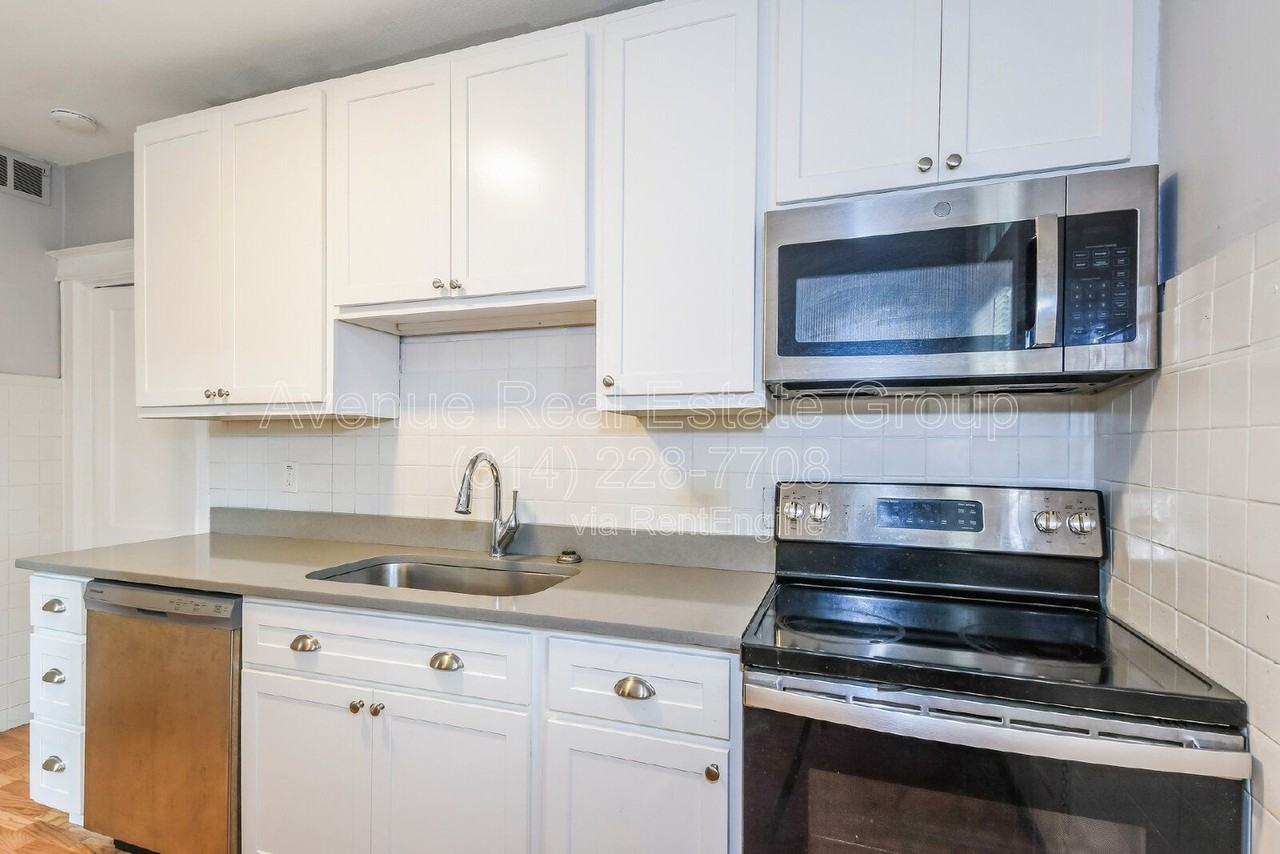 753 Leland Ave #2F - Photo 4 of 10