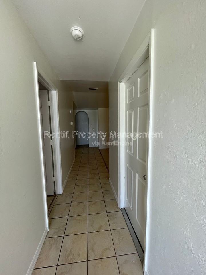 1128 Homer Ave S - Photo 2 of 15