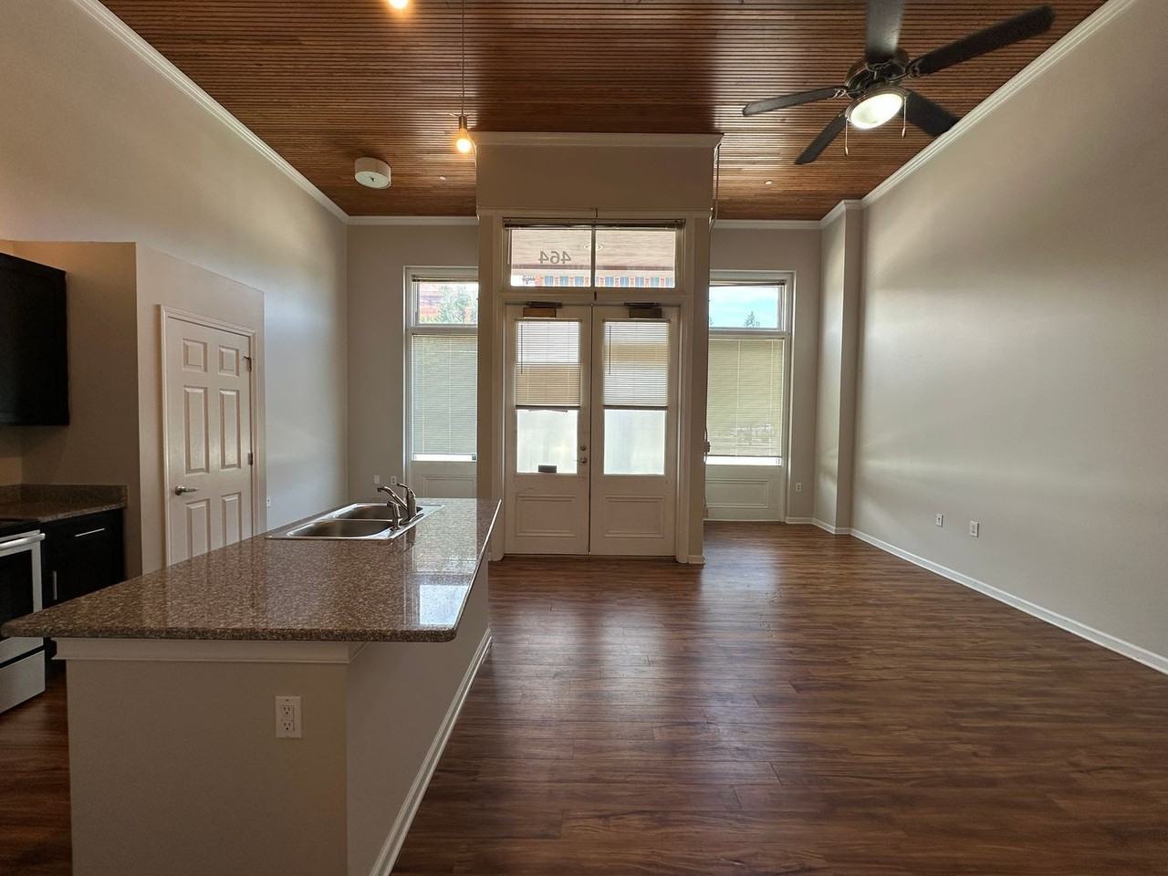 464 Poplar St #1 - Photo 3 of 10
