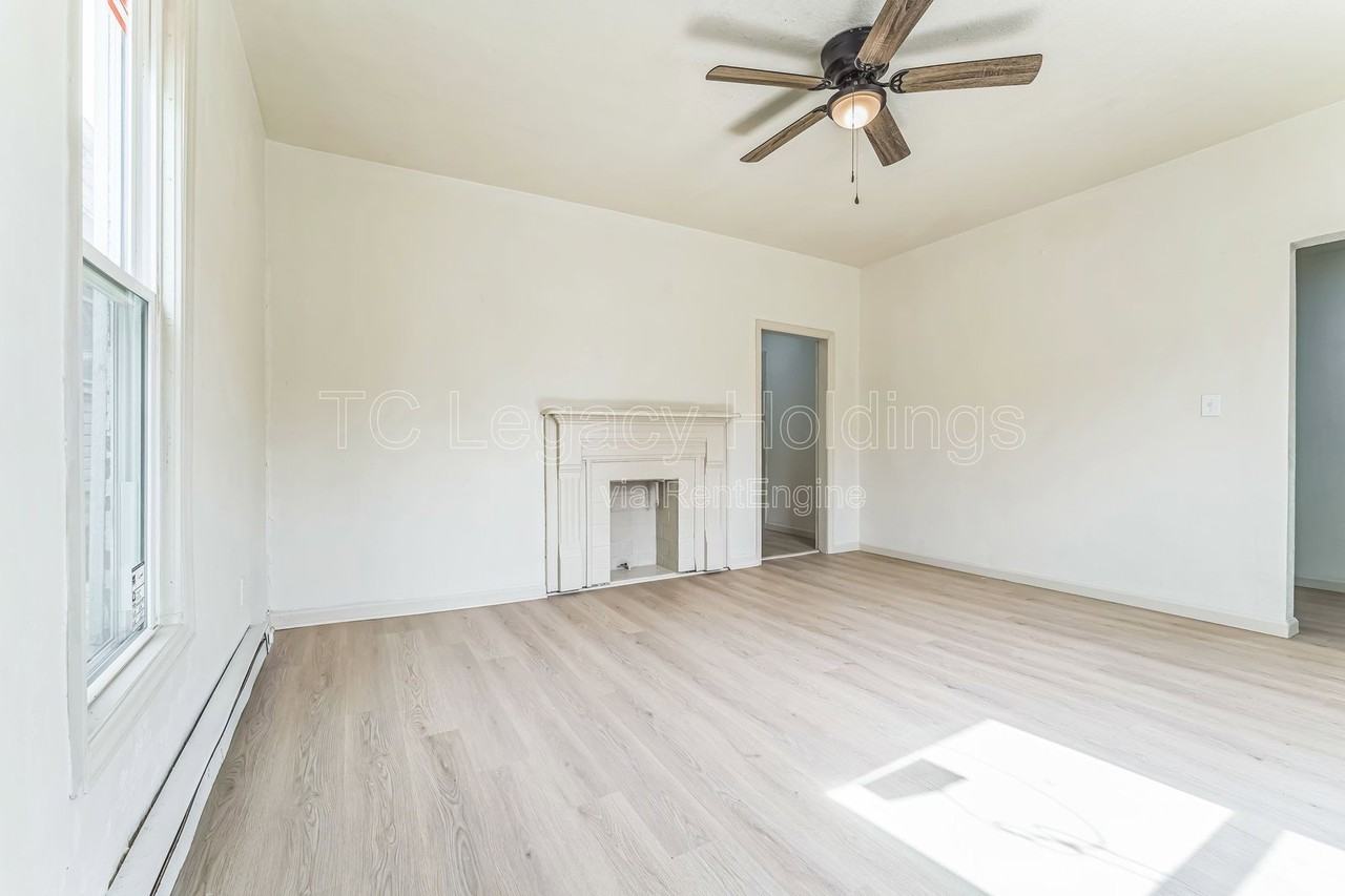 419 Walnut Ave - Photo 4 of 31