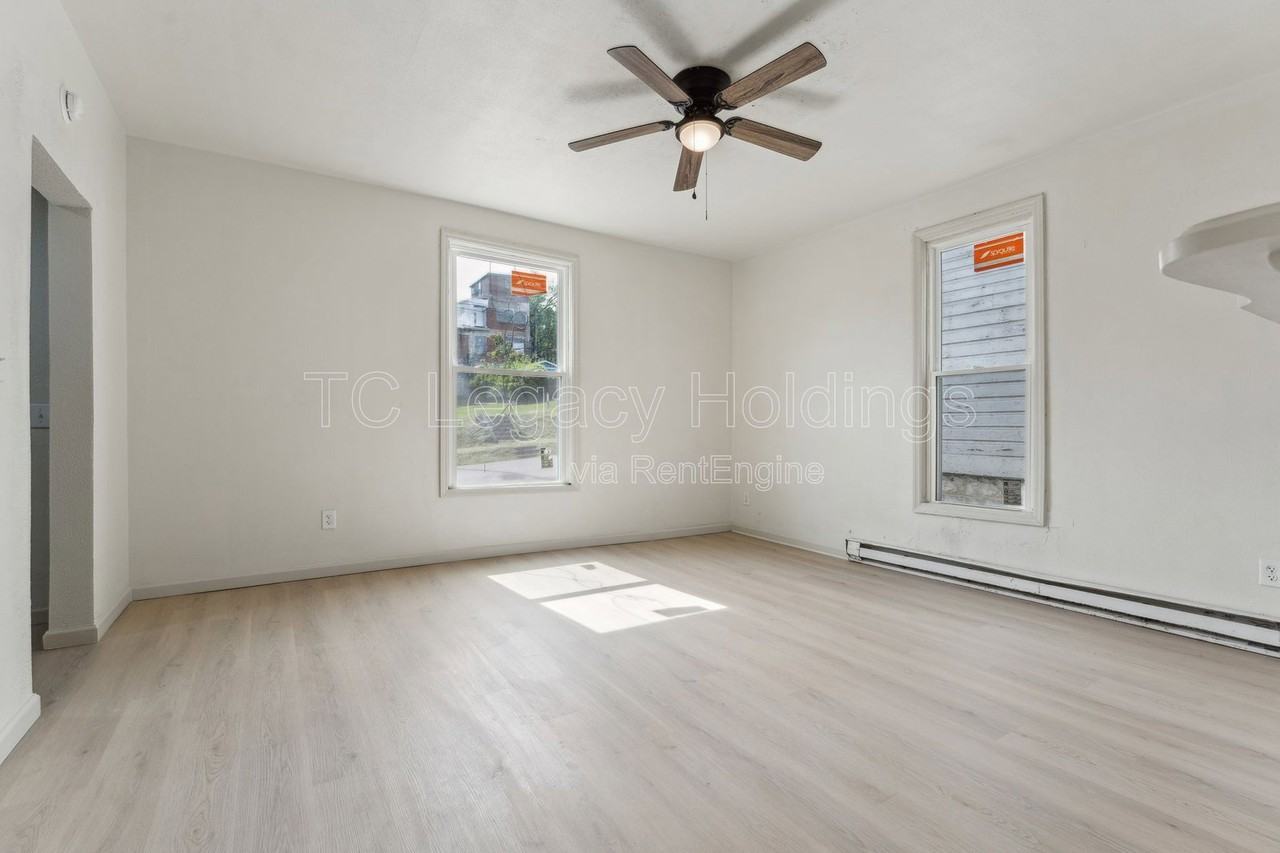 419 Walnut Ave - Photo 6 of 31