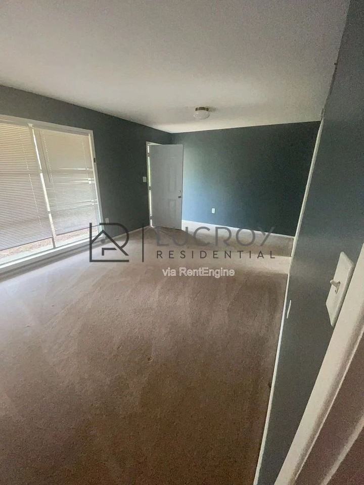 2694 Woodside Dr - Photo 2 of 11