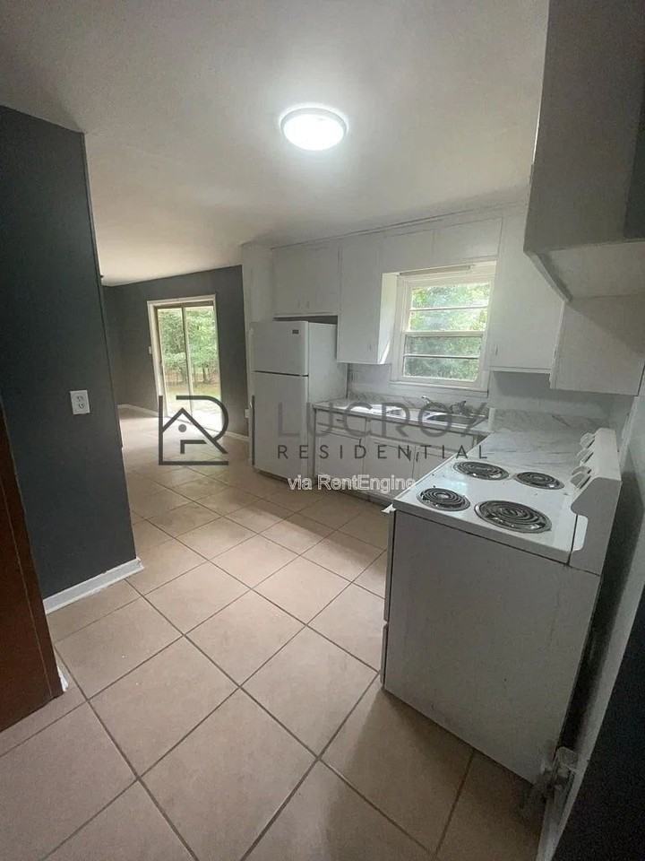2694 Woodside Dr - Photo 3 of 11