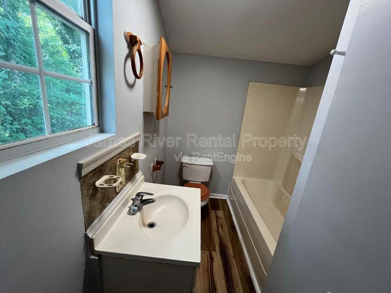 1219 16th St - Photo 5 of 12