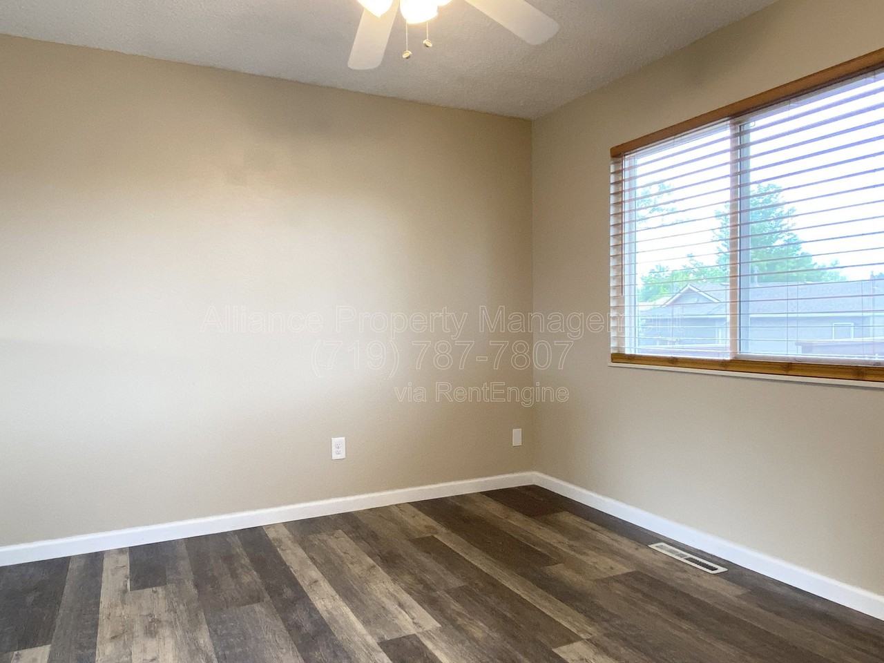 6087 Del Rey Dr - Photo 6 of 38