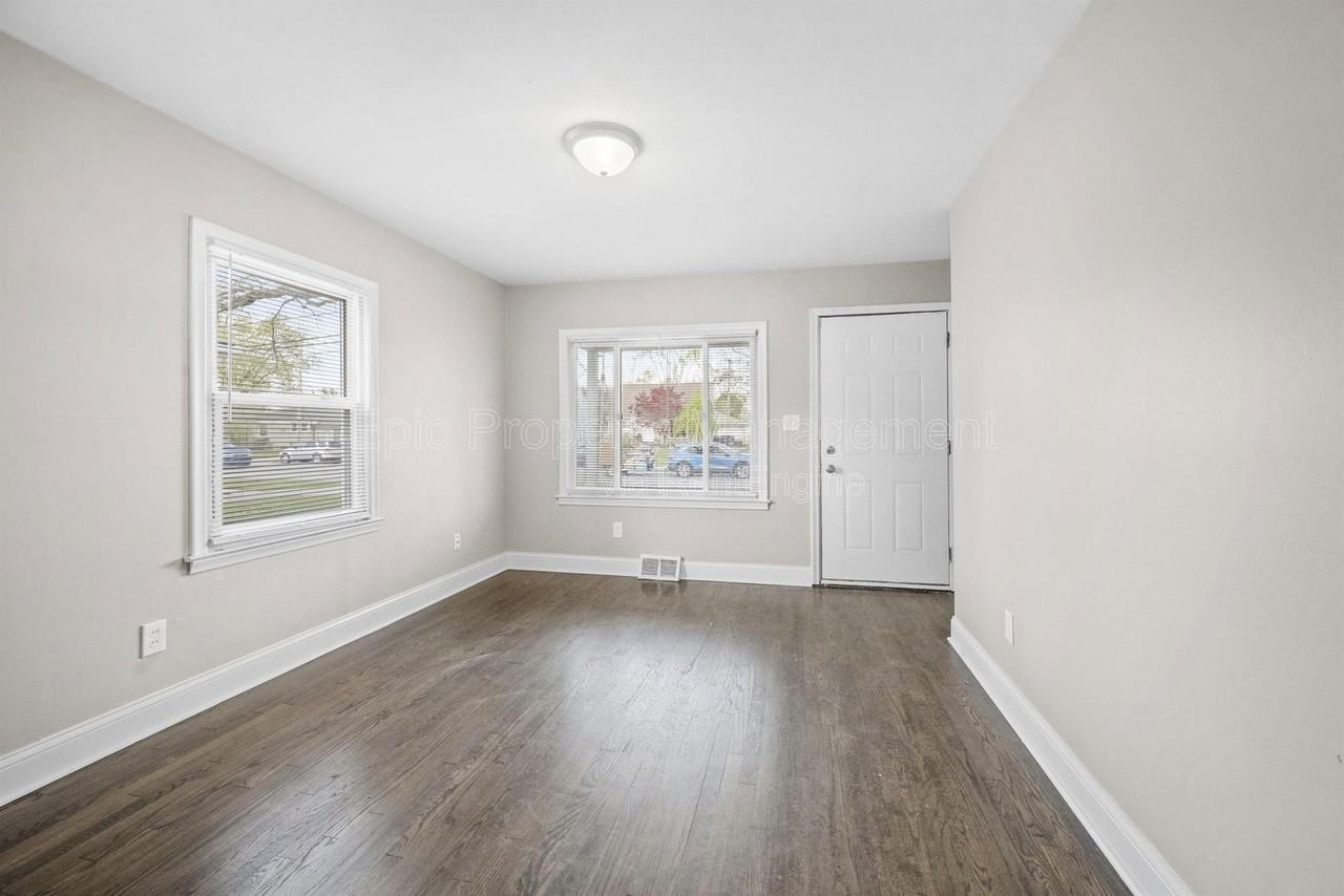 4336 Howe Rd - Photo 6 of 8
