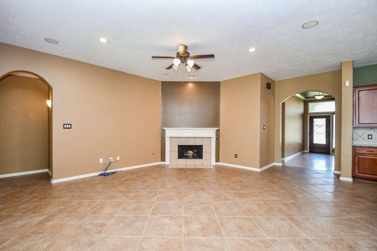 22606 Blanefield Ct - Photo 6 of 32