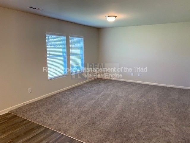 3901 Vershire Ave - Photo 2 of 17