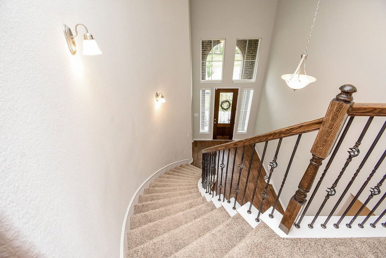 4442 Buentello Dr - Photo 4 of 45