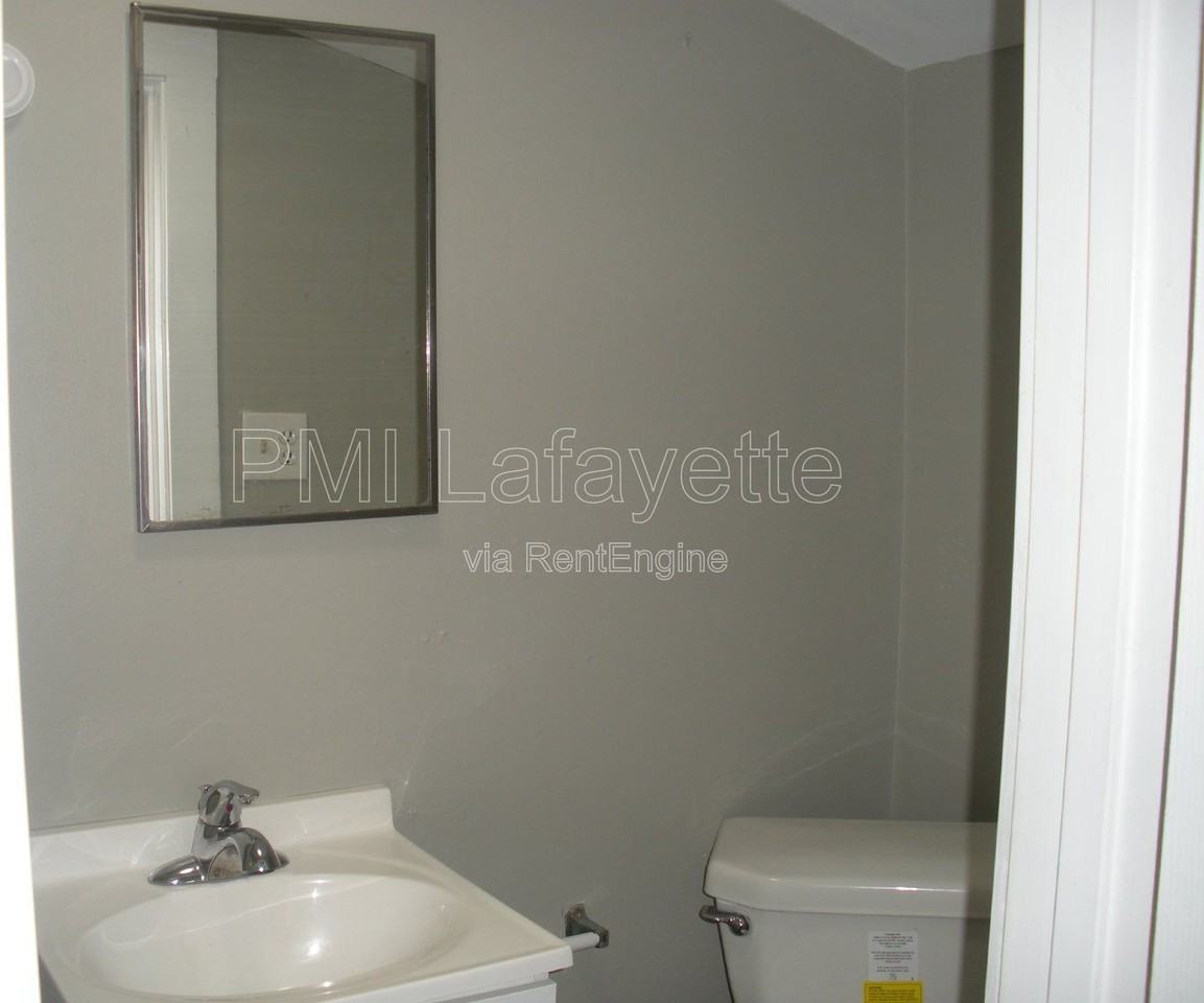 1724 Charles St - Photo 2 of 4