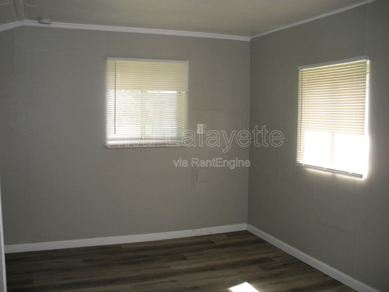 1724 Charles St - Photo 4 of 4