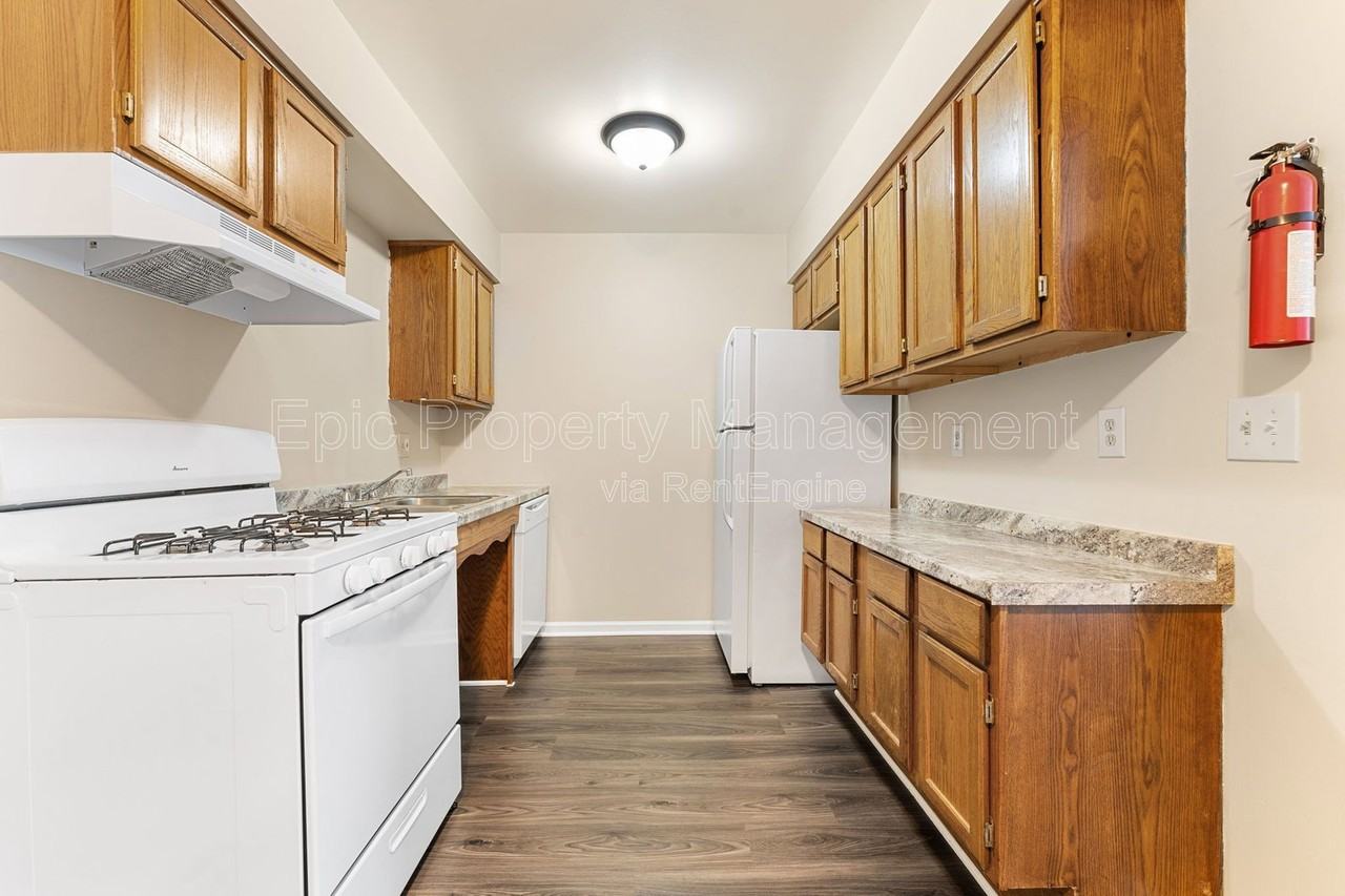 2700 6th St #301D - Photo 2 of 10