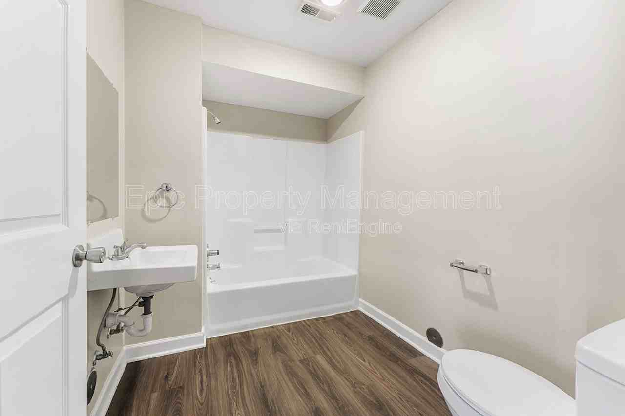 2700 6th St #301D - Photo 5 of 10