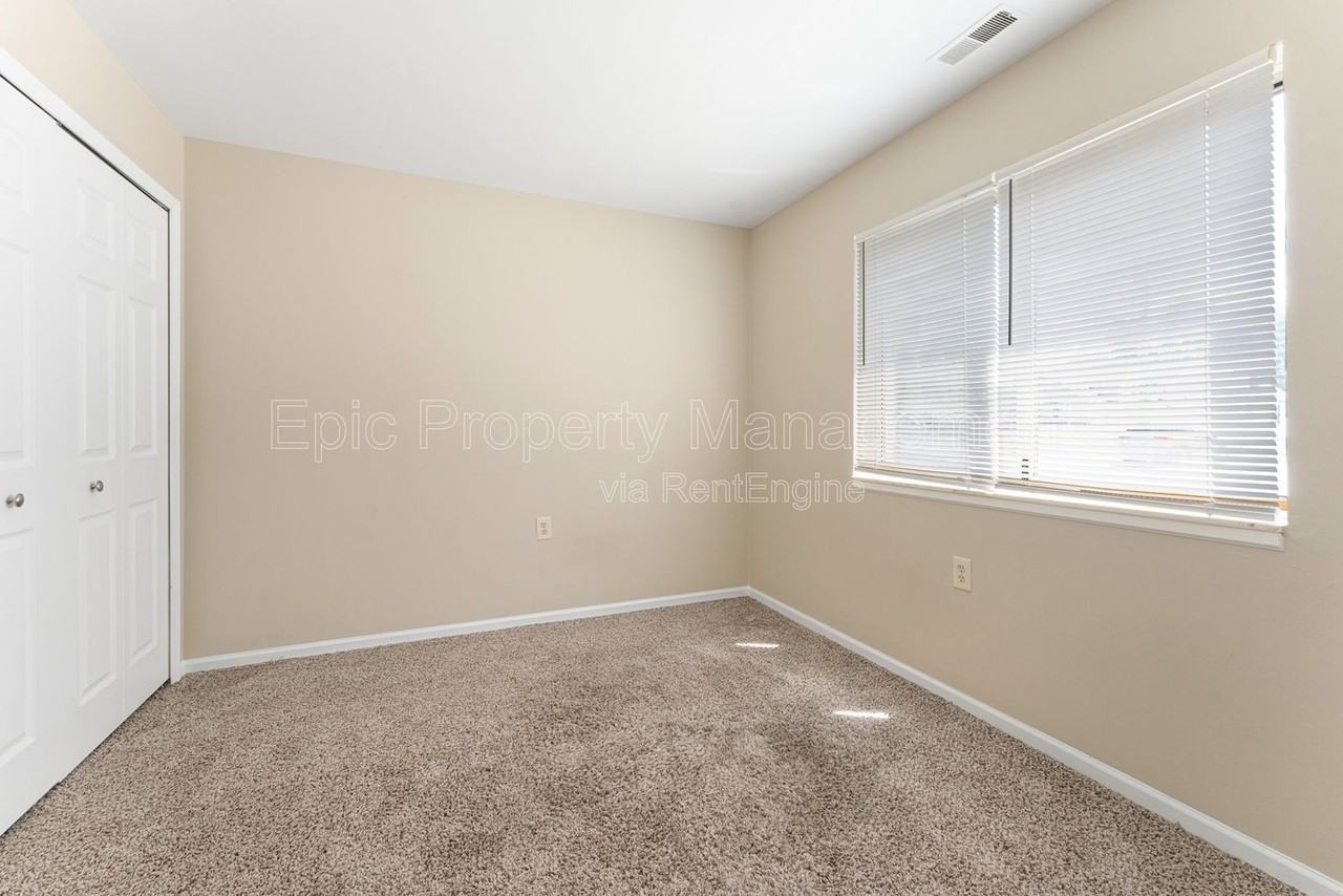 2700 6th St #301D - Photo 7 of 10