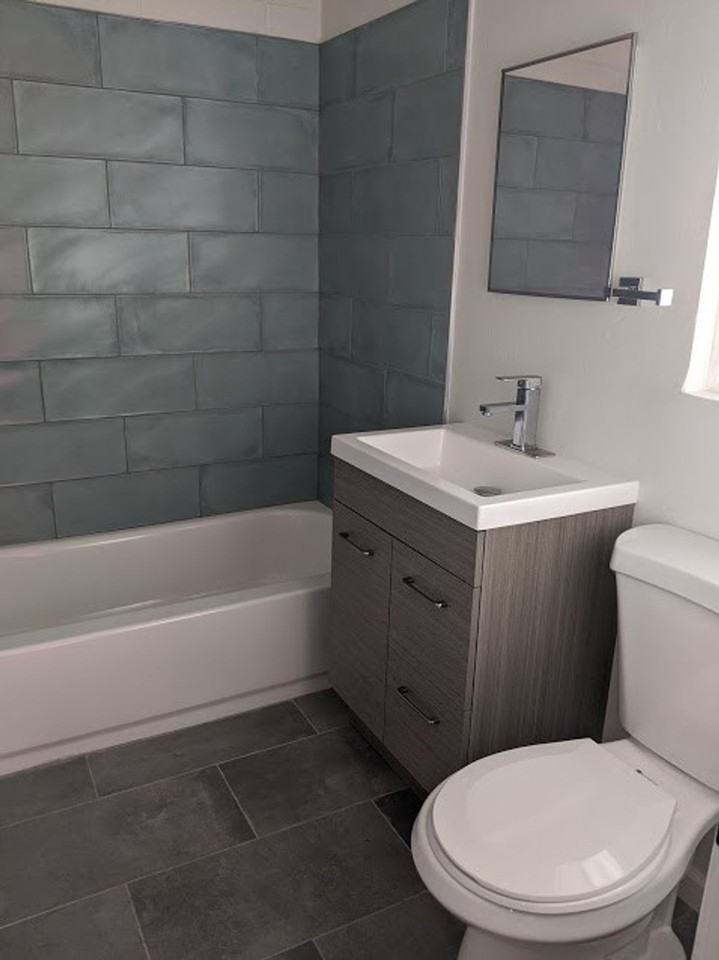 2760 N Forgeus Ave - Photo 4 of 8