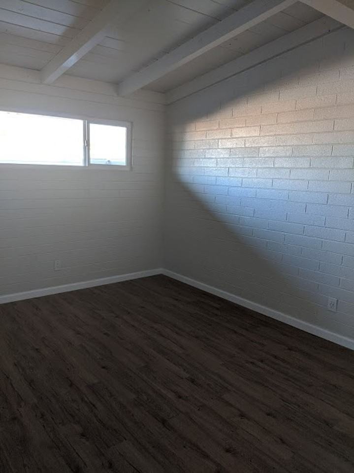 2760 N Forgeus Ave - Photo 5 of 8
