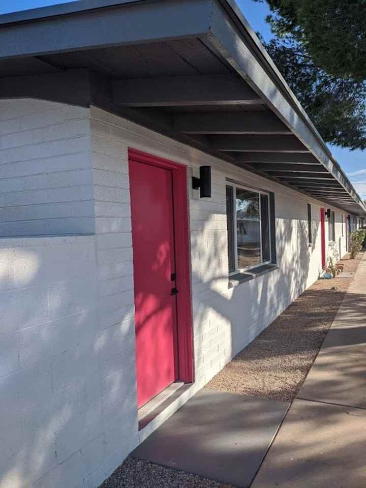 2760 N Forgeus Ave - Photo 7 of 8