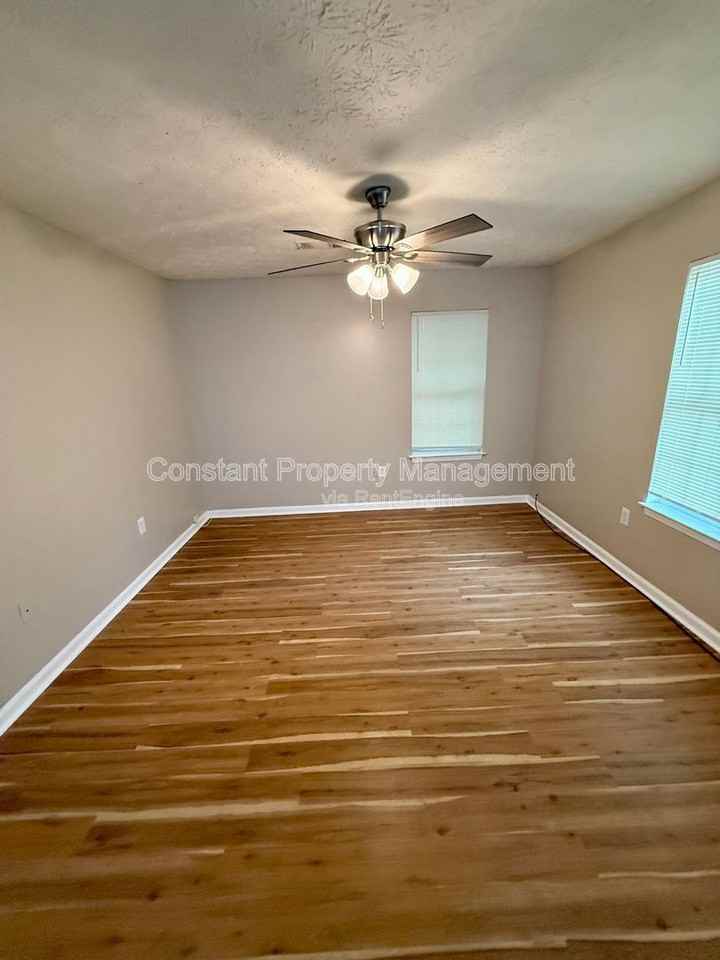 701 English St - Photo 2 of 8