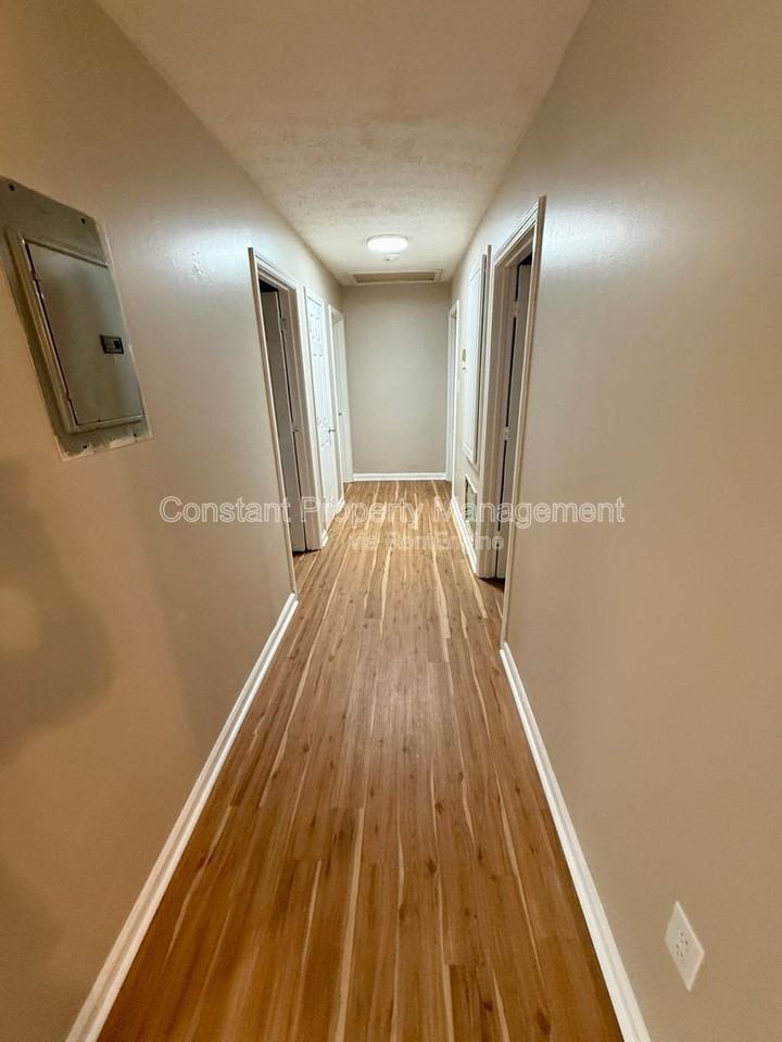 701 English St - Photo 4 of 8
