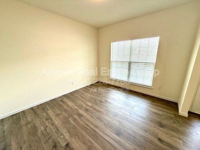 713 Crested Point Dr - Photo 3 of 20