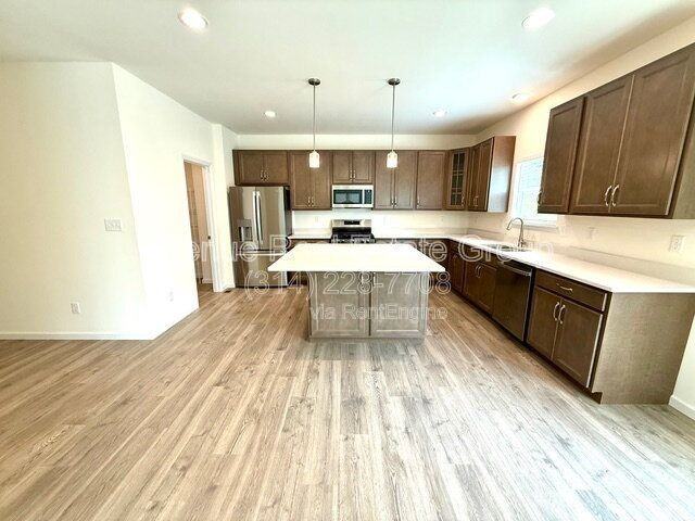 713 Crested Point Dr - Photo 5 of 20