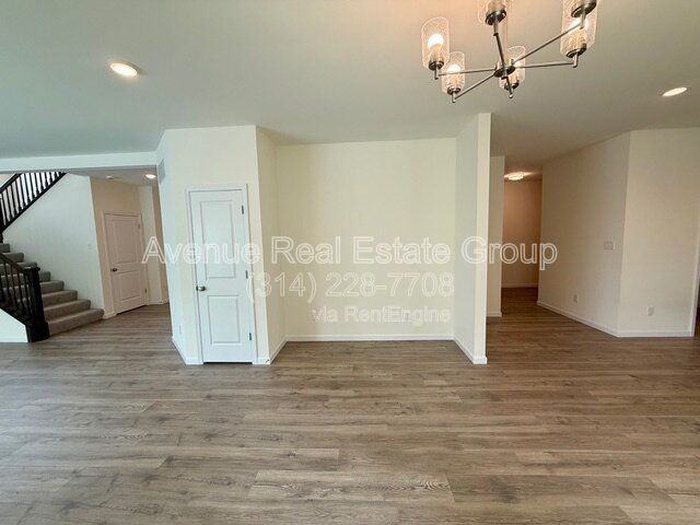 713 Crested Point Dr - Photo 6 of 20