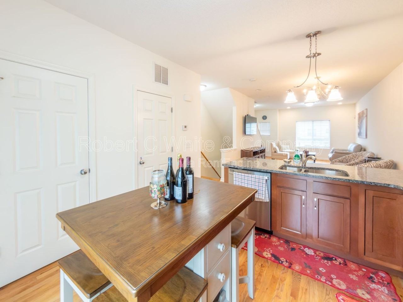 219 Pepin Pl - Photo 6 of 20