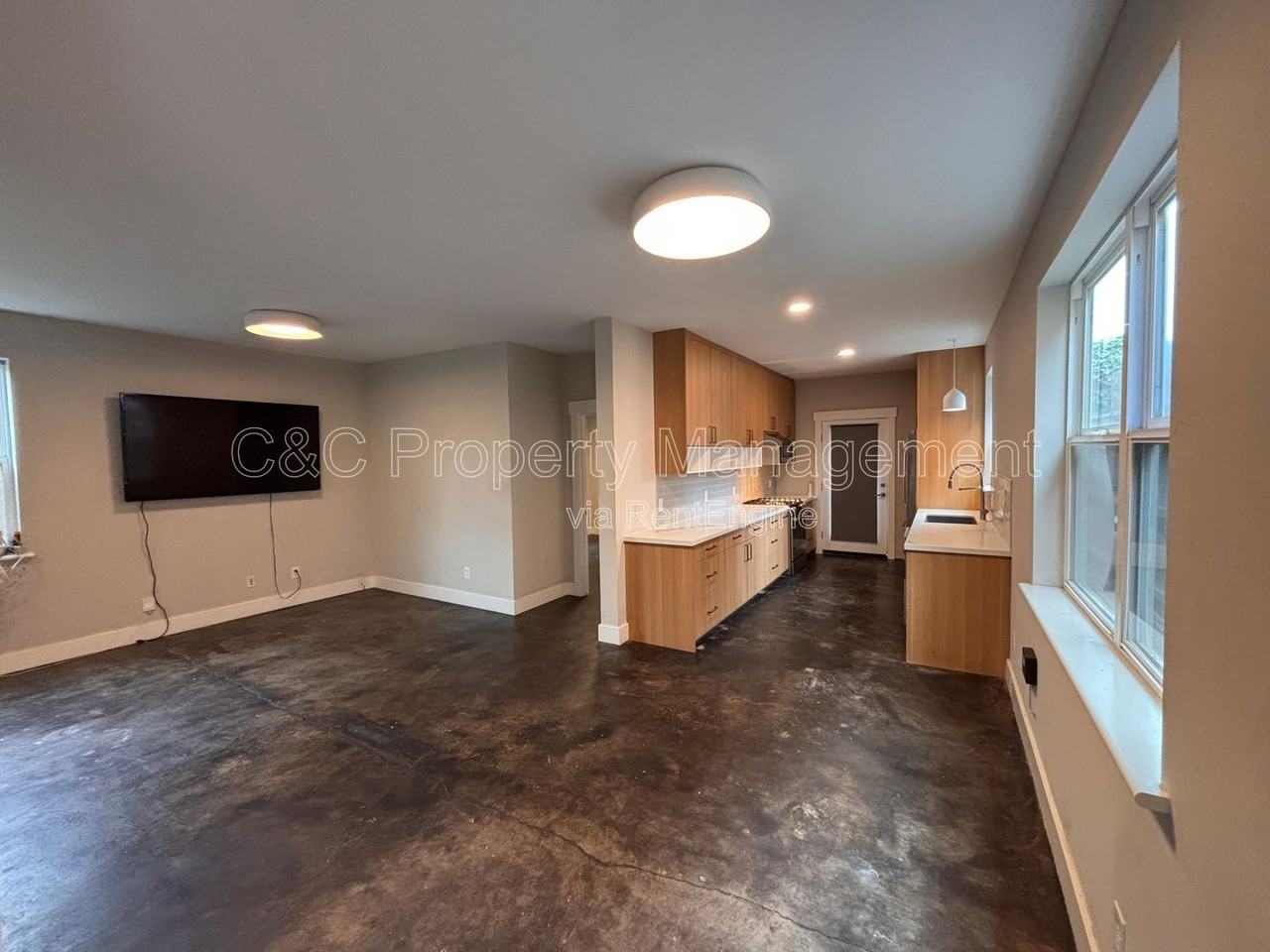 3214 Ettie St - Photo 2 of 12