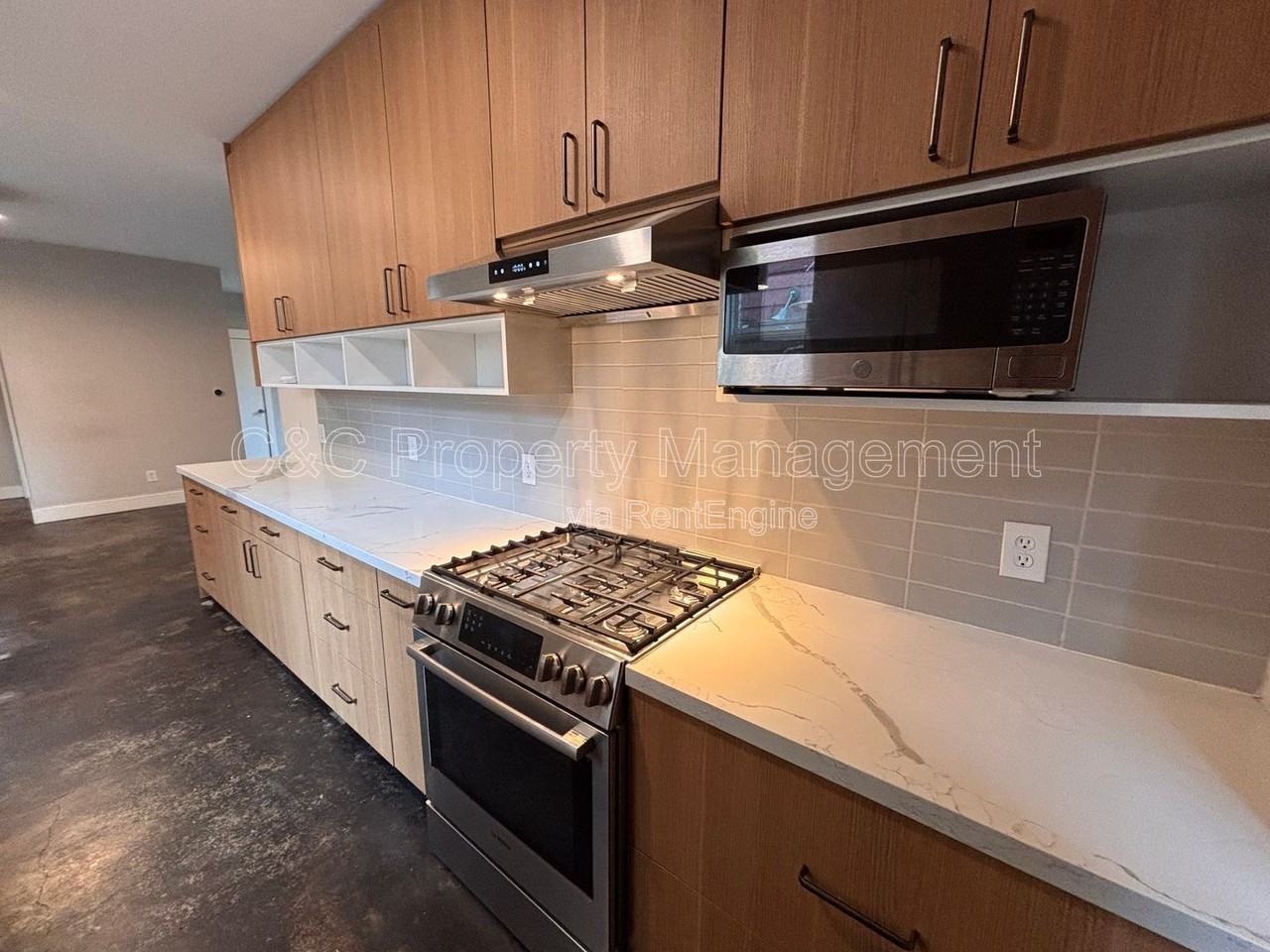 3214 Ettie St - Photo 6 of 12
