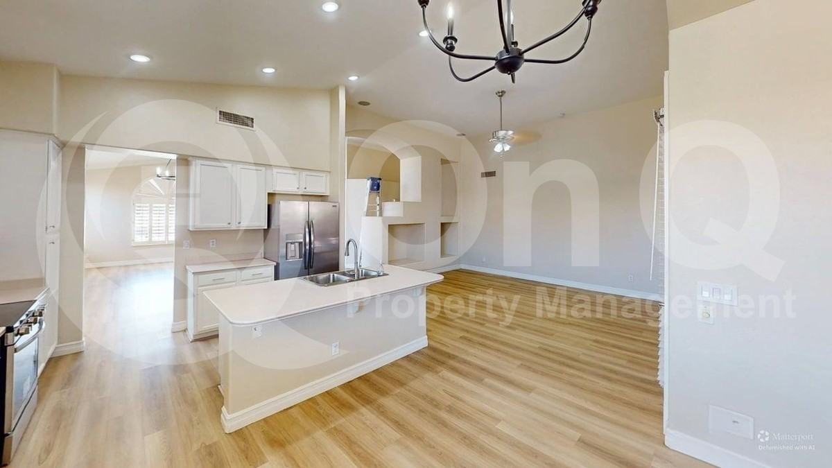 2962 S Yucca St - Photo 2 of 22