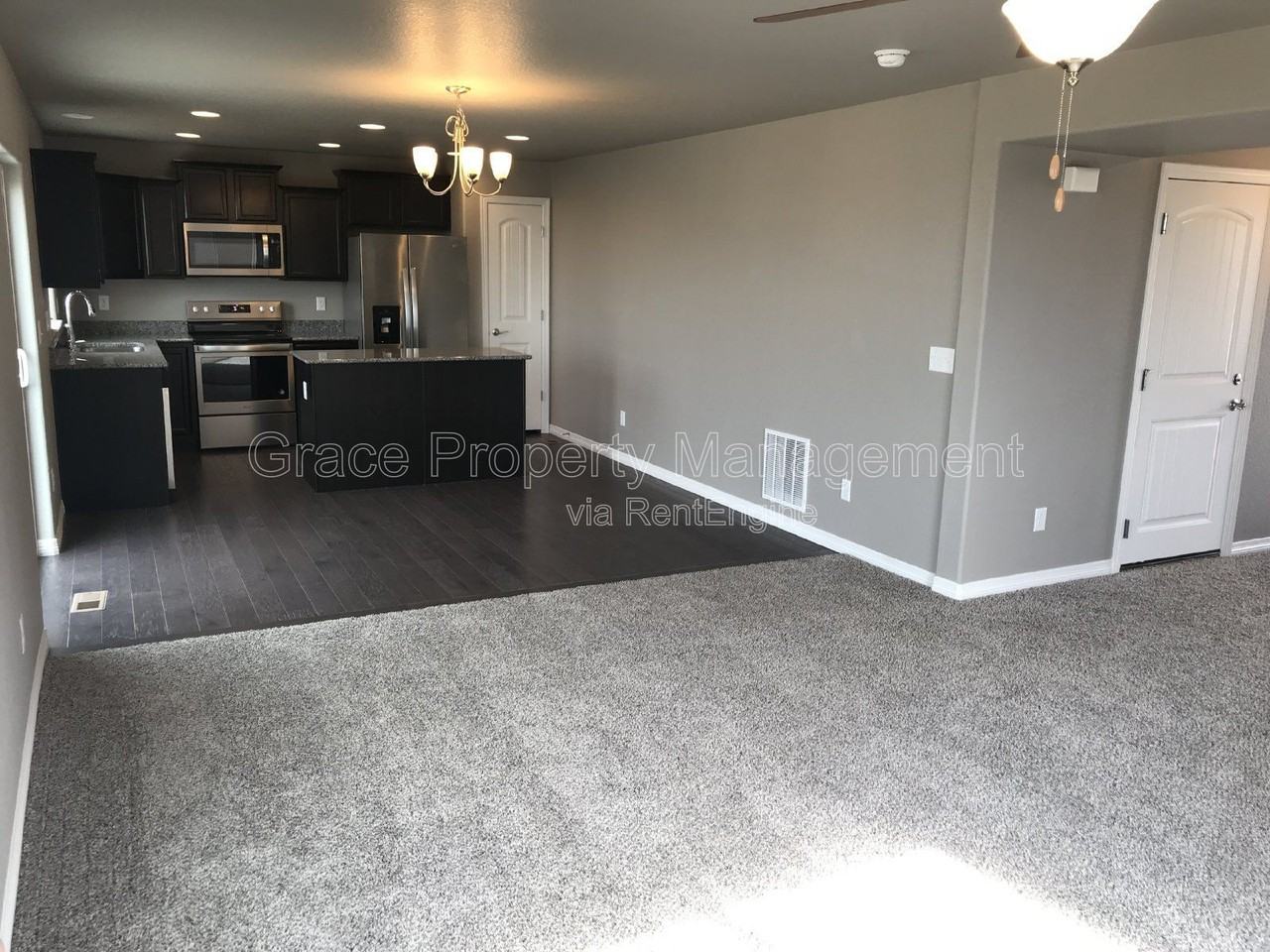 2063 Tabor St - Photo 3 of 14