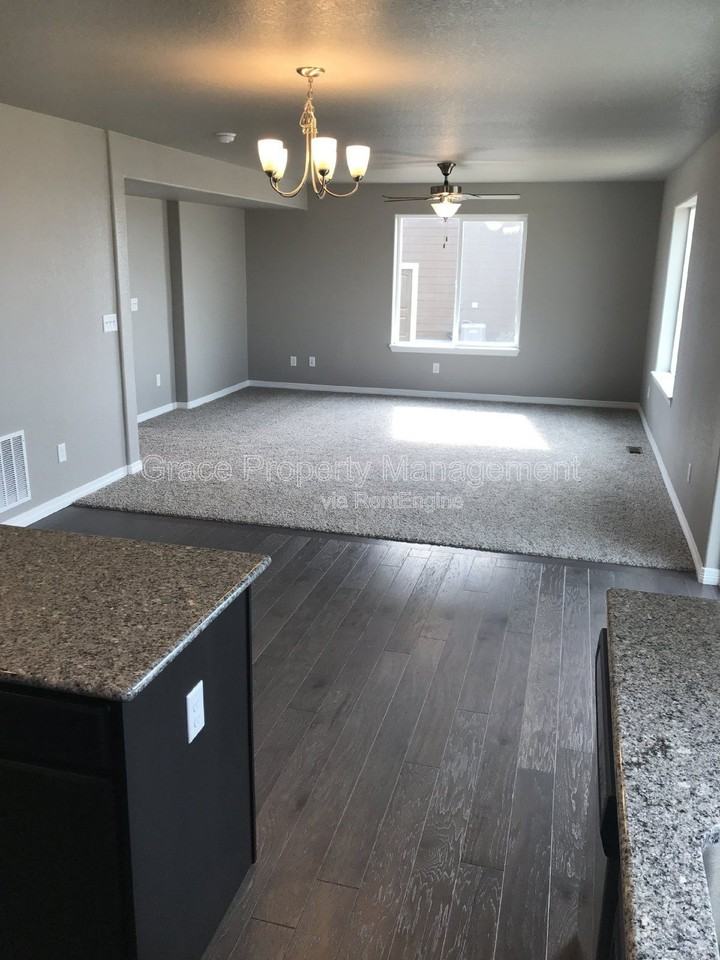 2063 Tabor St - Photo 6 of 14