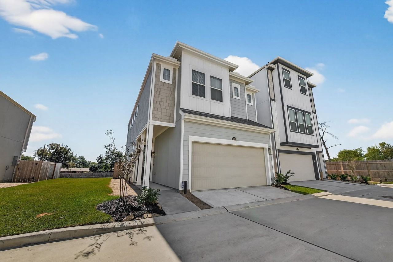 3223 Cedar Dawn Ln - Photo 2 of 38