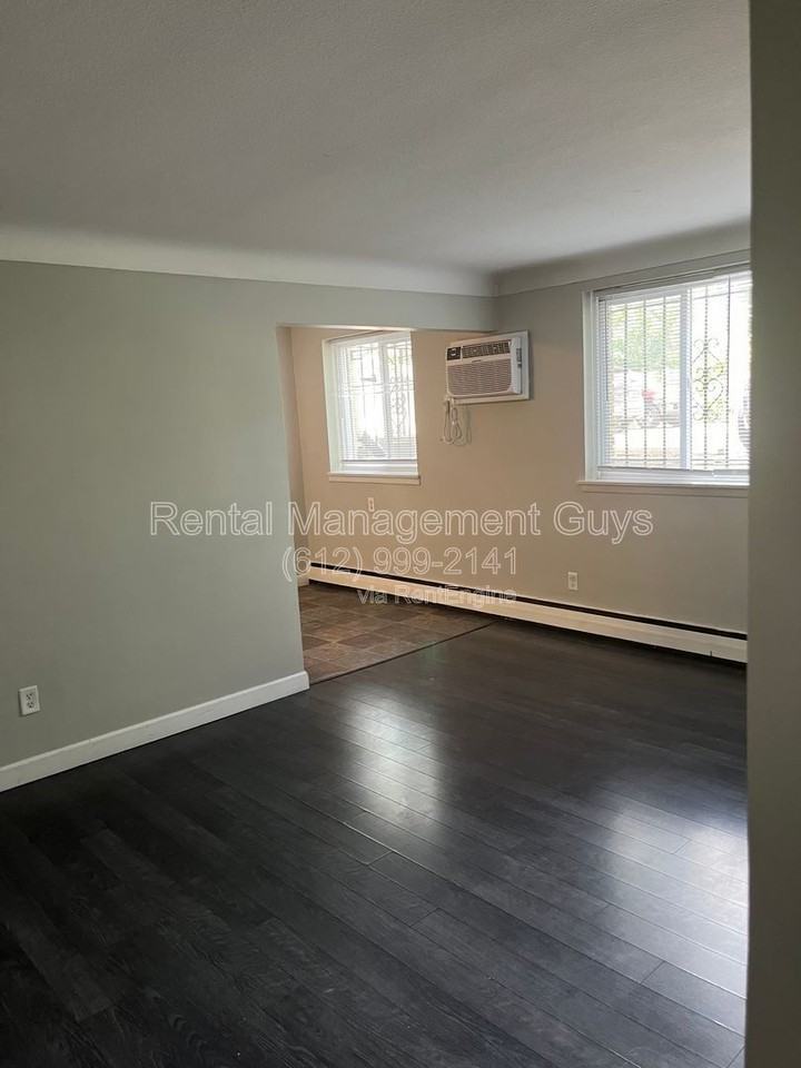 1757 Thomas Ave #2 - Photo 7 of 10