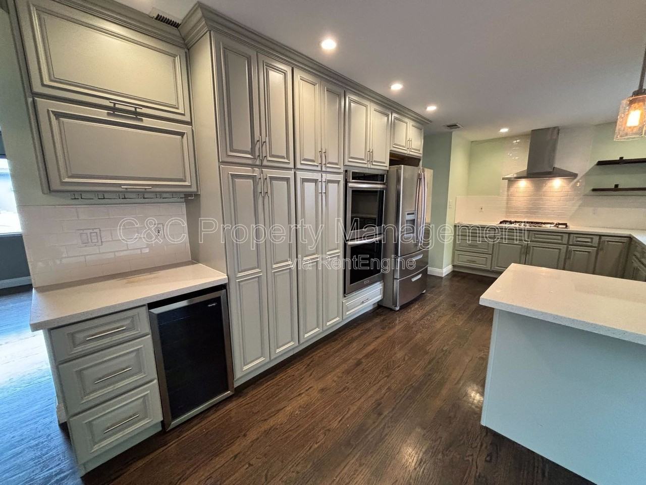 116 Seville St - Photo 3 of 9