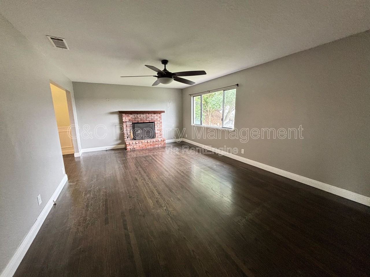 116 Seville St - Photo 6 of 9