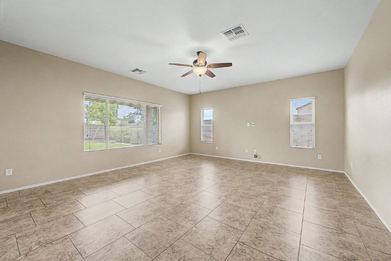17875 W Westpark Blvd - Photo 4 of 34