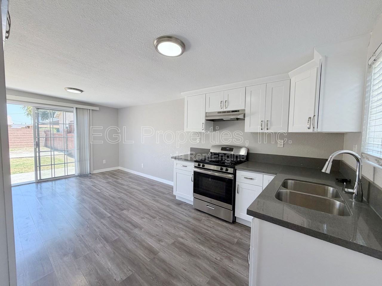 13226 Stanford Ave - Photo 3 of 12