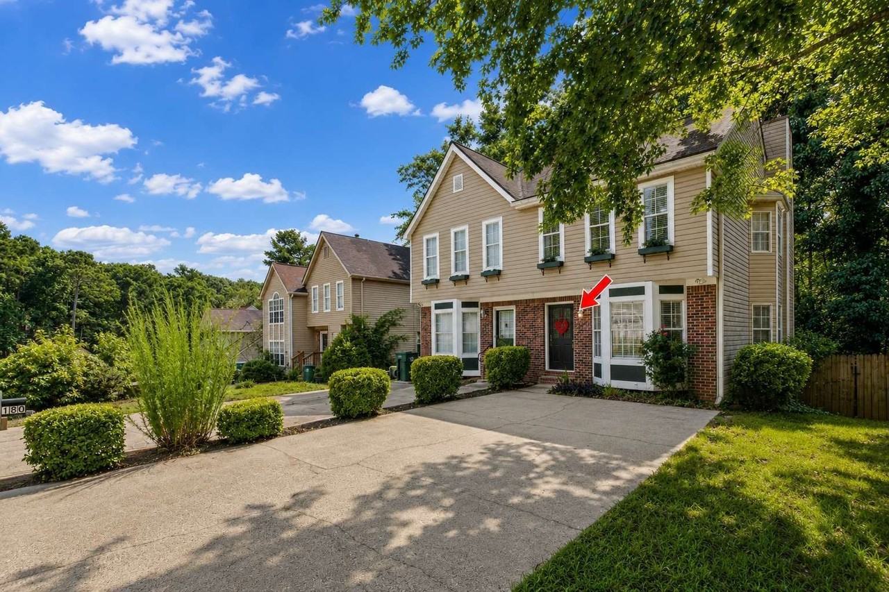 5180 Laurel Bridge Ct Se - Photo 2 of 39
